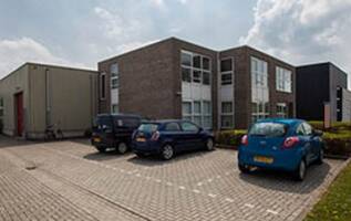 Bedrijfspand Middelweg 25 Beek