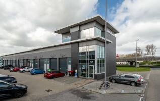 Bedrijfspand Steenhouwerstraat 74-120 Hoogvliet