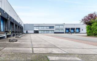 Bedrijfspand Nijverheidstraat 2-4 Strijen