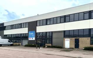 Bedrijfspand Pampuslaan 81 Weesp
