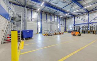 Bedrijfspand Koningsbeltweg 12 Almere