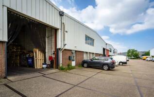 Bedrijfspand Energieweg 75-81 Zoeterwoude