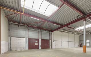 Bedrijfspand Parellaan 6-62 Hoofddorp