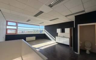 Bedrijfspand Linnewever 26 Wateringen