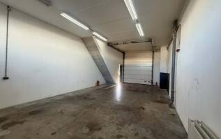 Bedrijfspand Linnewever 26 Wateringen
