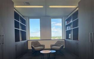 Bedrijfspand Landdrostdreef 124 Almere