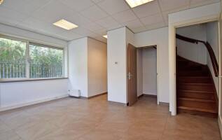 Bedrijfspand Augustapolder 8 Barendrecht