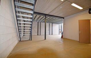 Bedrijfspand Augustapolder 8 Barendrecht