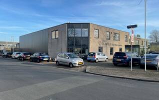 Bedrijfspand Pieter Zeemanweg 121 Dordrecht