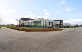 Bedrijfspand Het Weerijs 2 Dronten