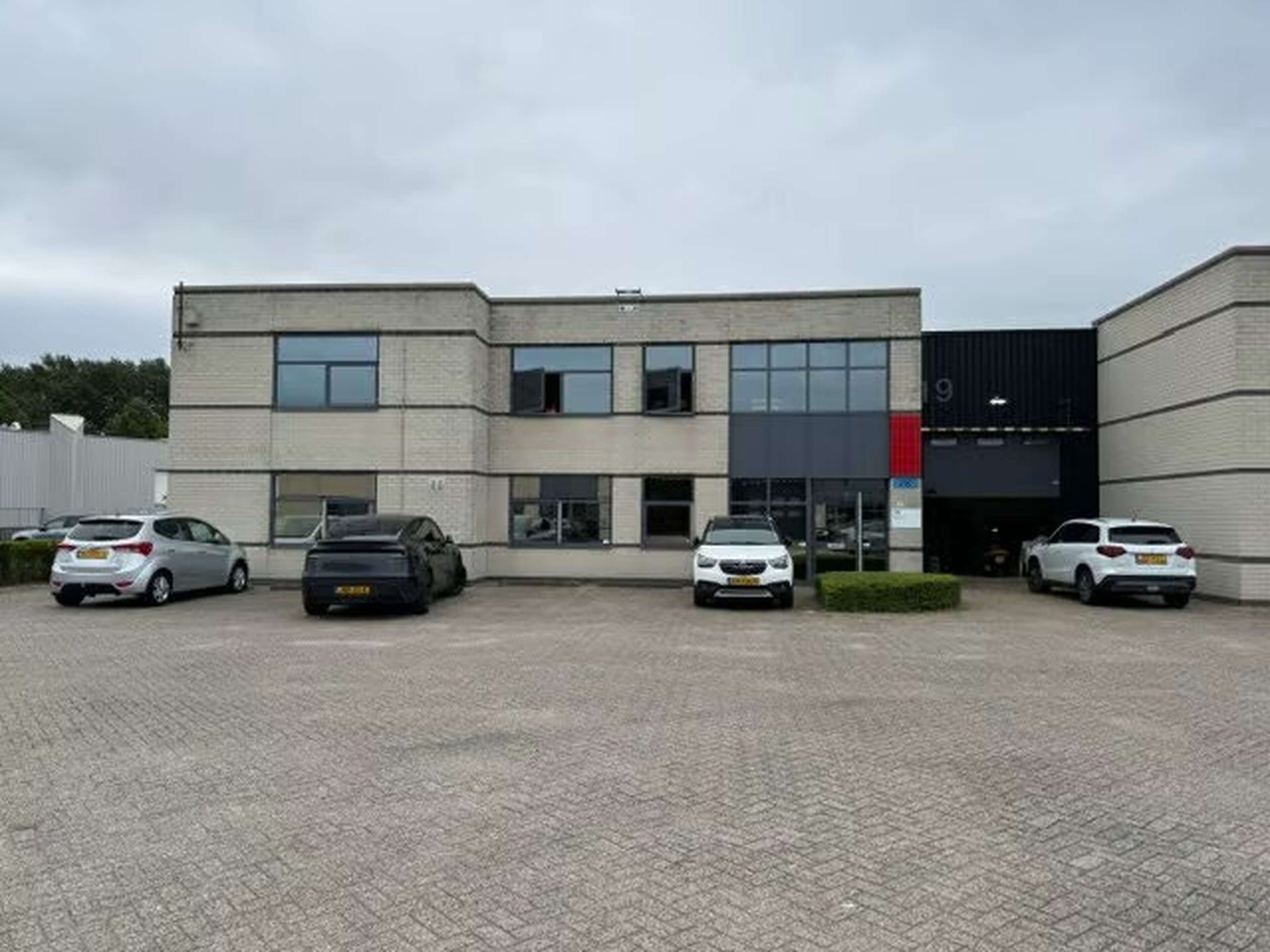 Bedrijfspand Nikkelstraat 15-19 Breda