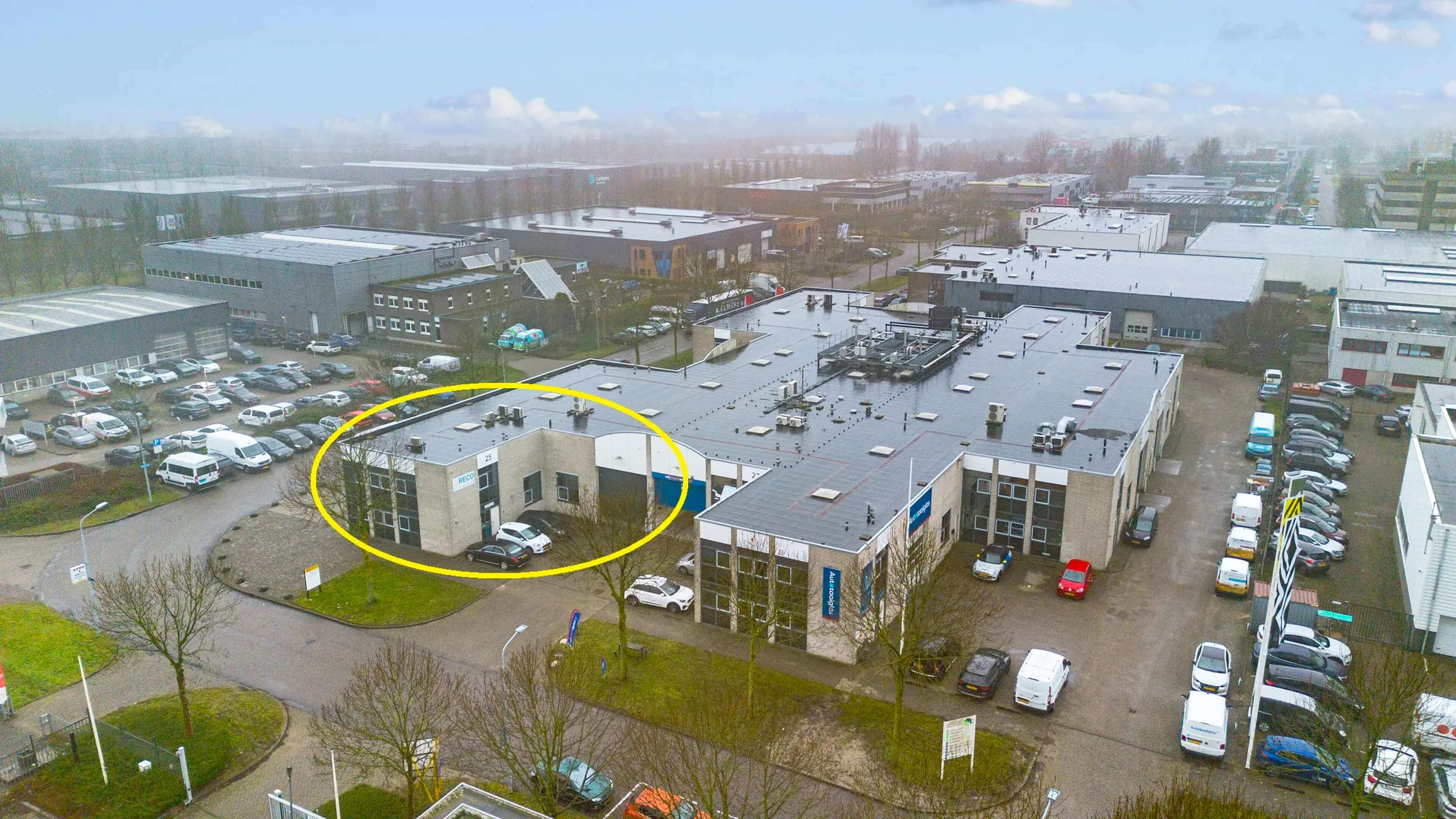 Bedrijfspand Parellaan 25 Hoofddorp