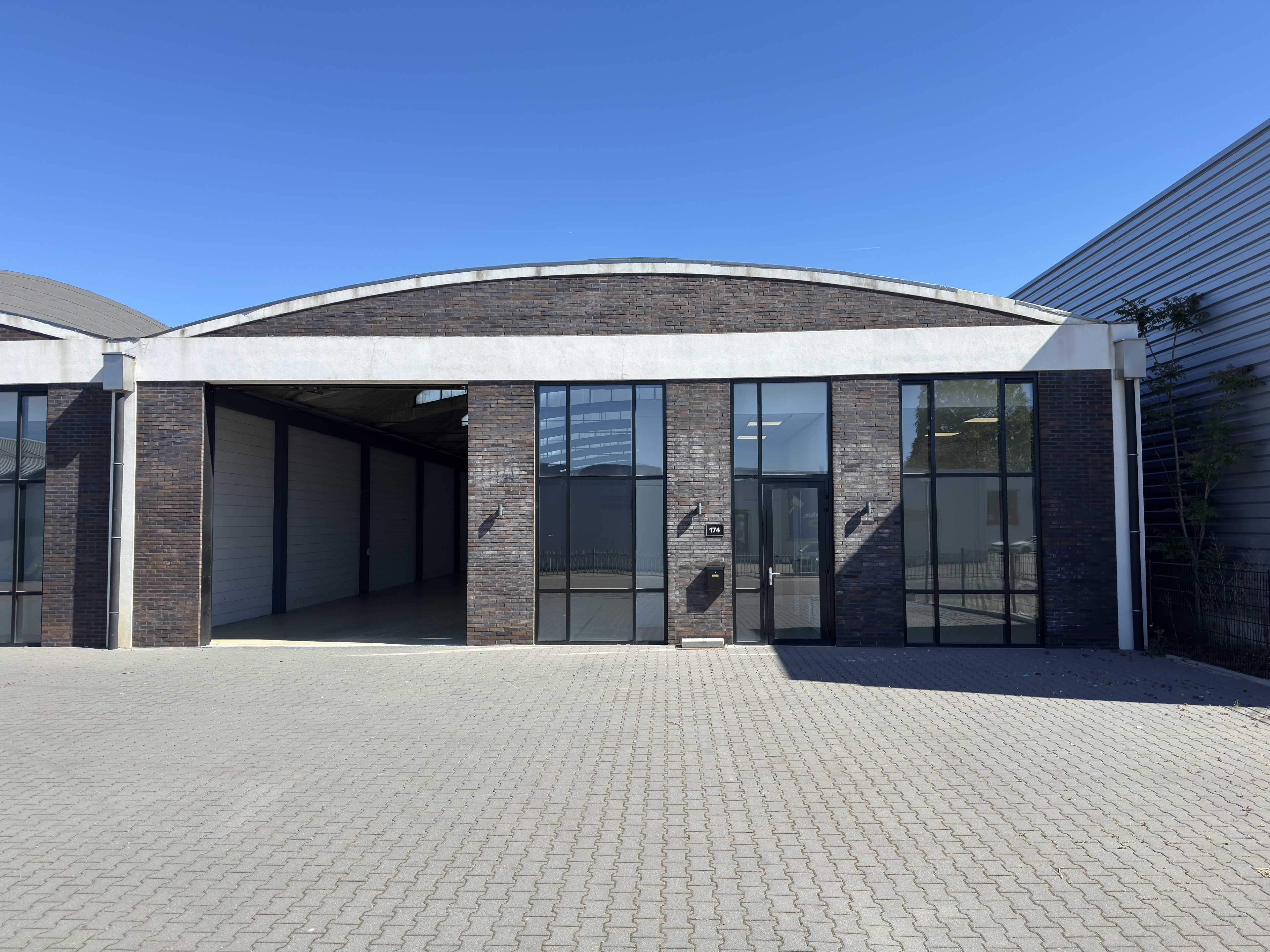 Bedrijfspand Spoorlaan Noord 172 Roermond