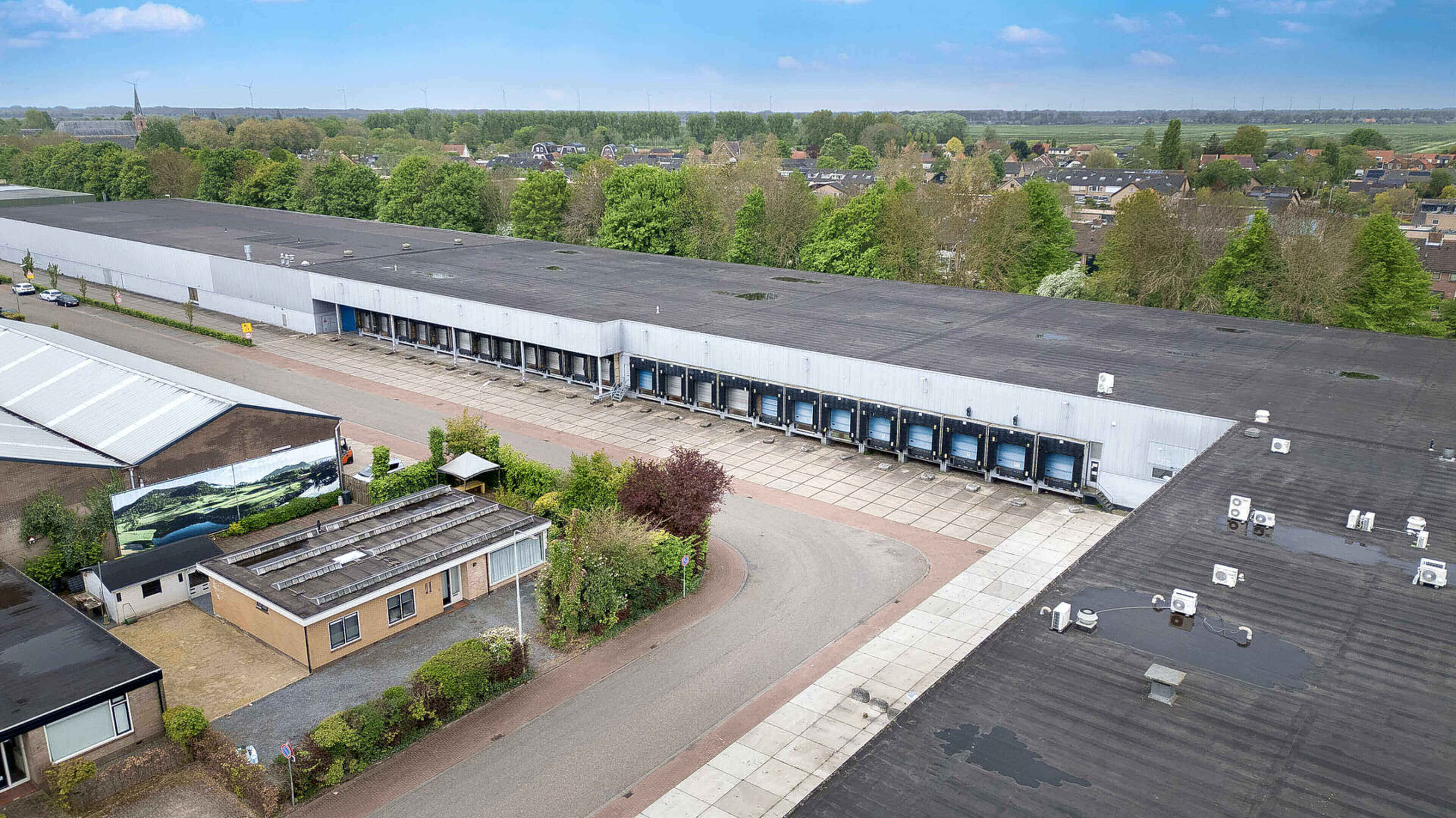 Bedrijfspand Nijverheidstraat 2-4 Strijen