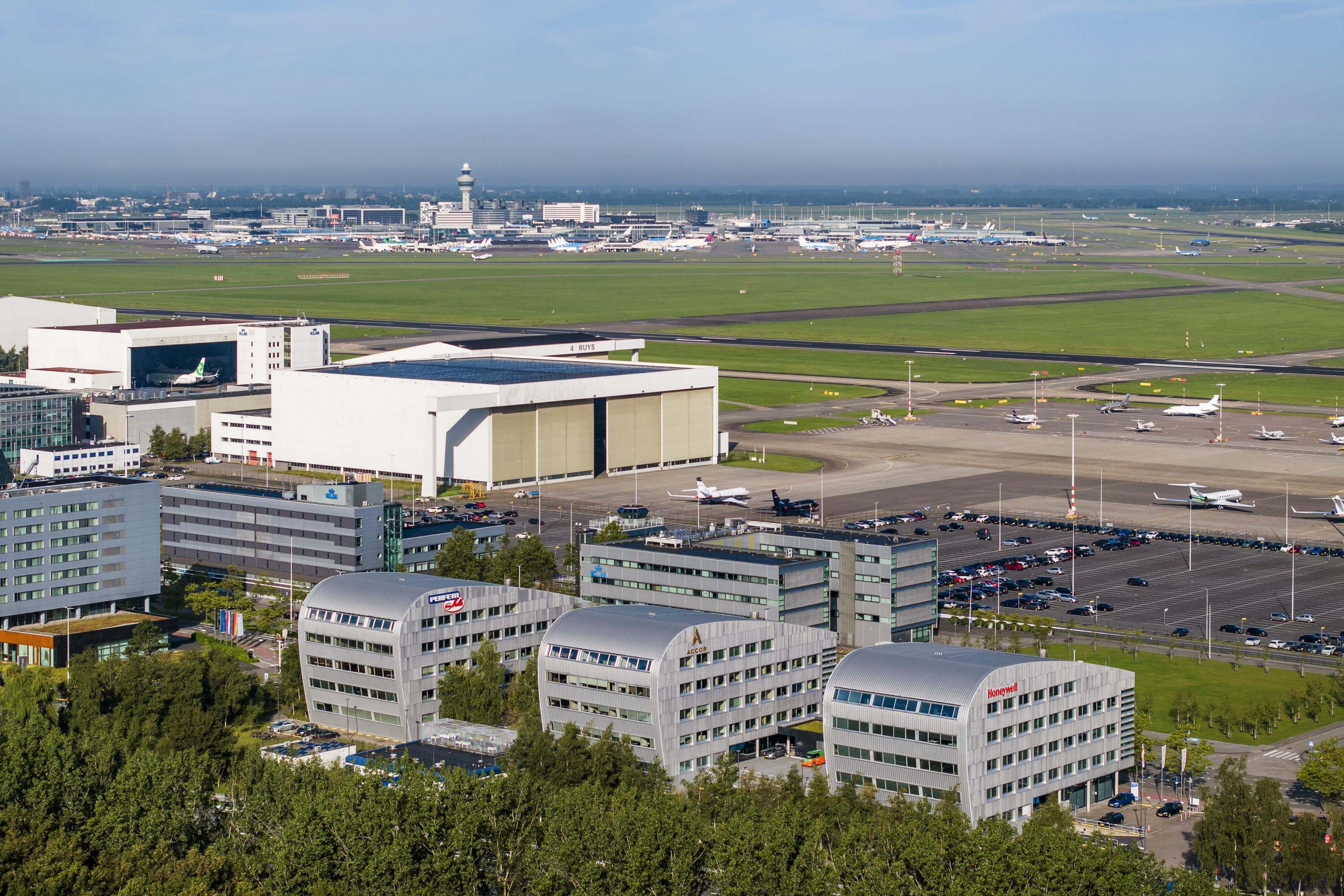 Kantoorruimte Stationsplein-ZW 961-1019 Schiphol