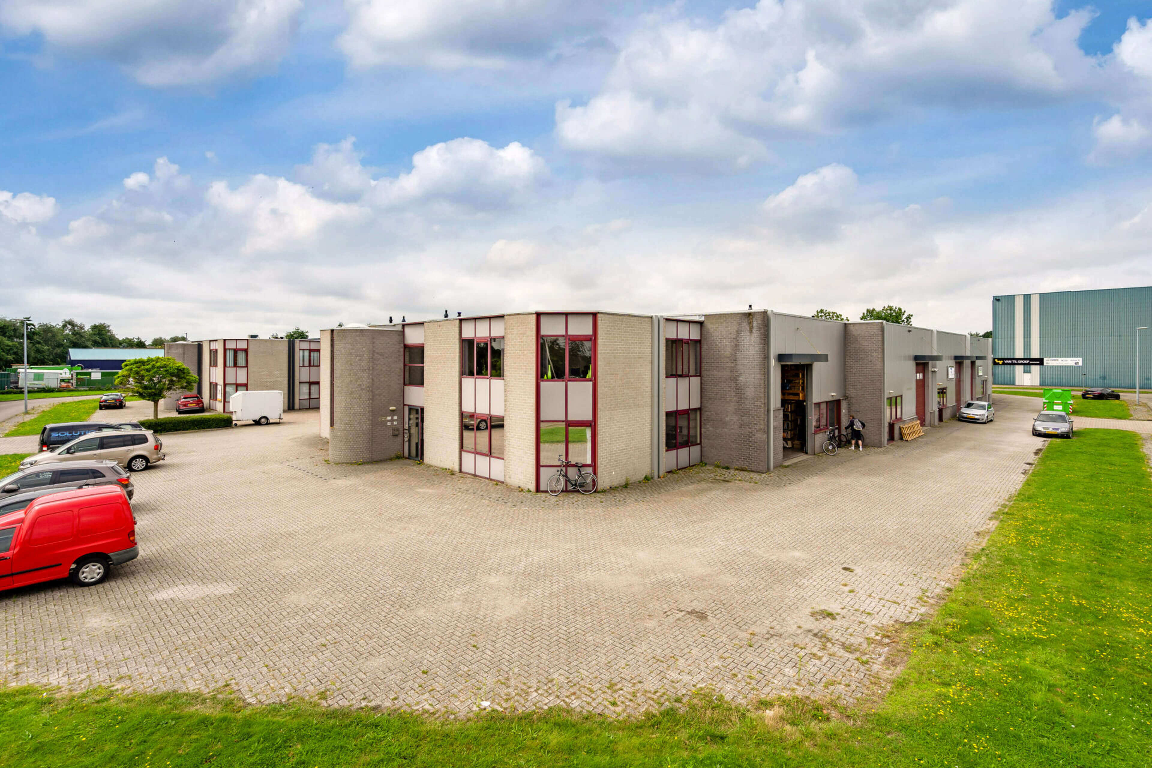 Bedrijfspand Hermelijnkoog 1-36 Alkmaar