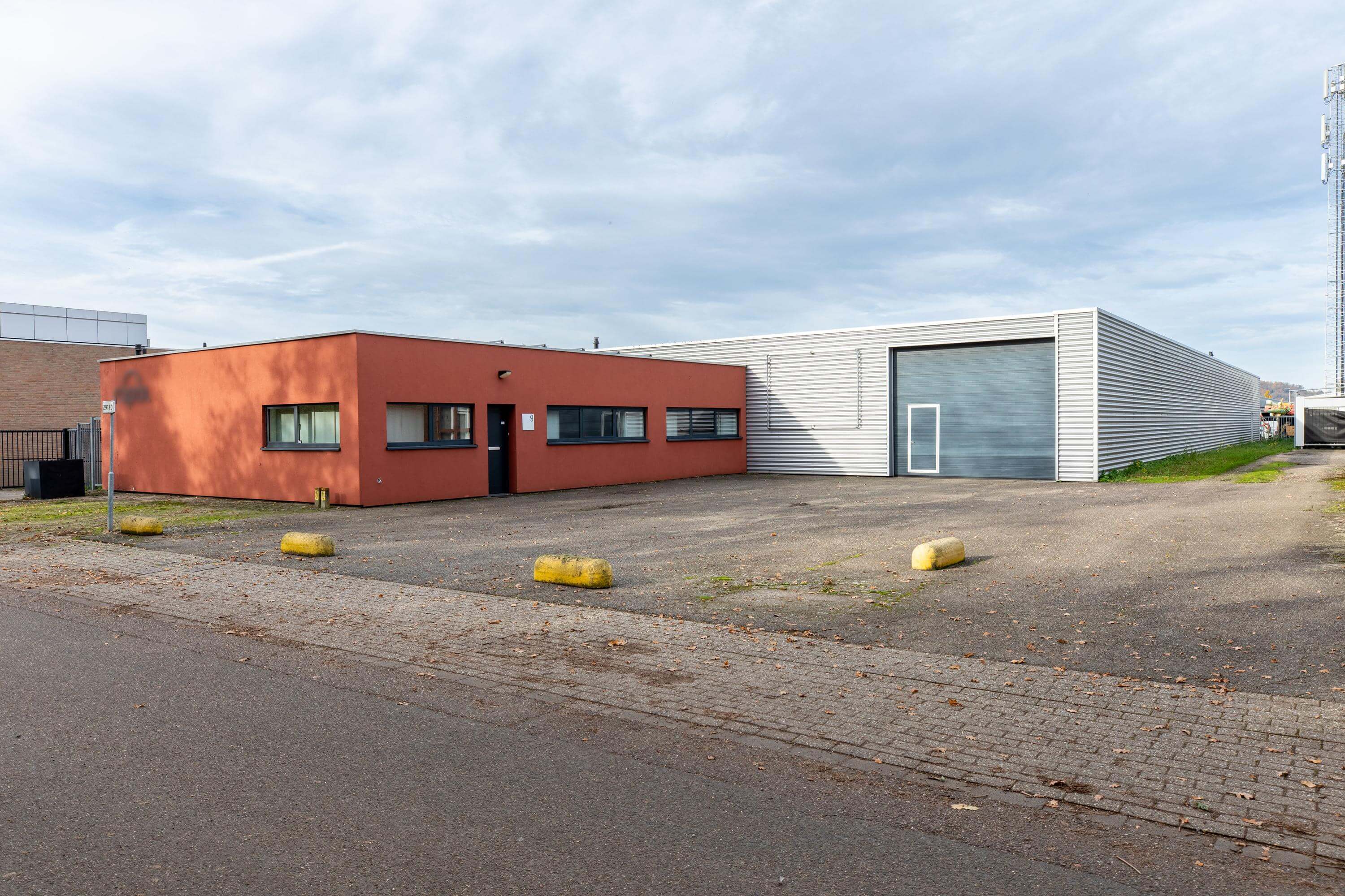 Bedrijfspand Industrieweg 9 Eijsden